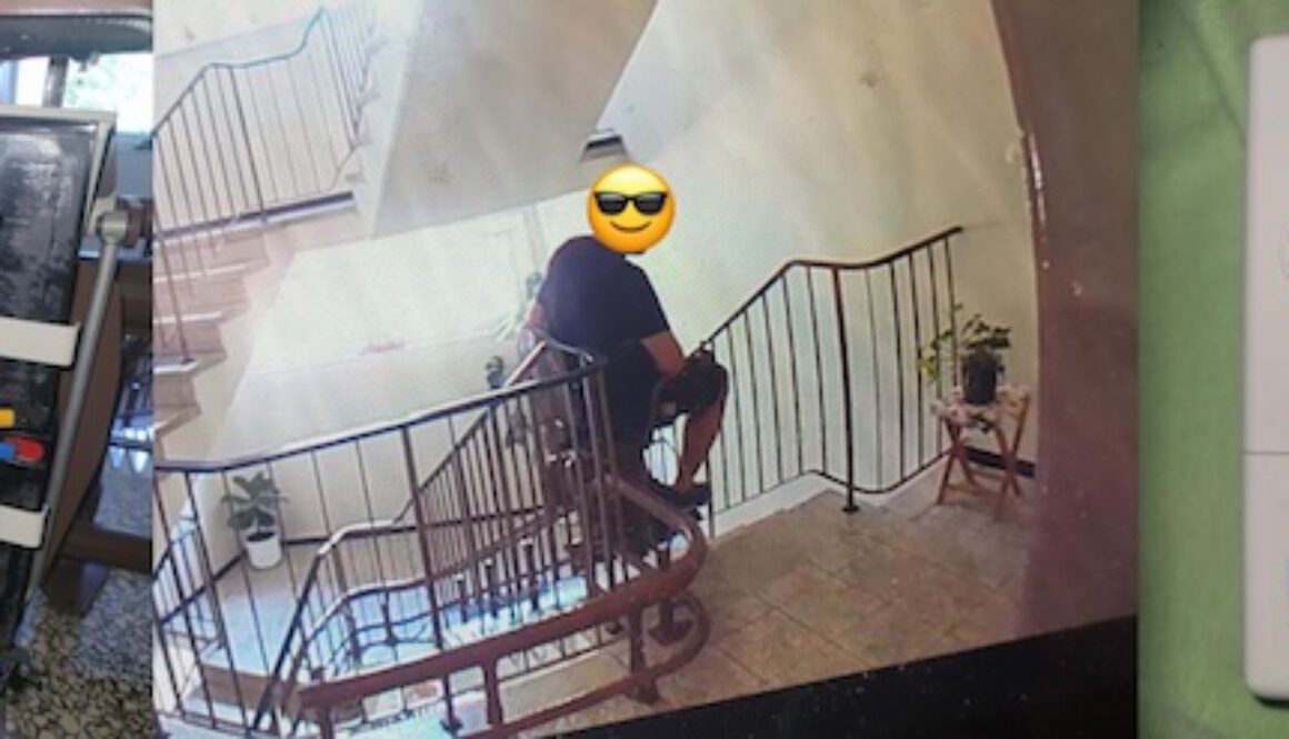 Freiheit für Stephanie – der Treppenlift fährt wieder